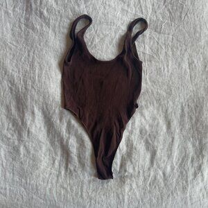 ANDREĀDAMO Brown Ribbed Bodysuit